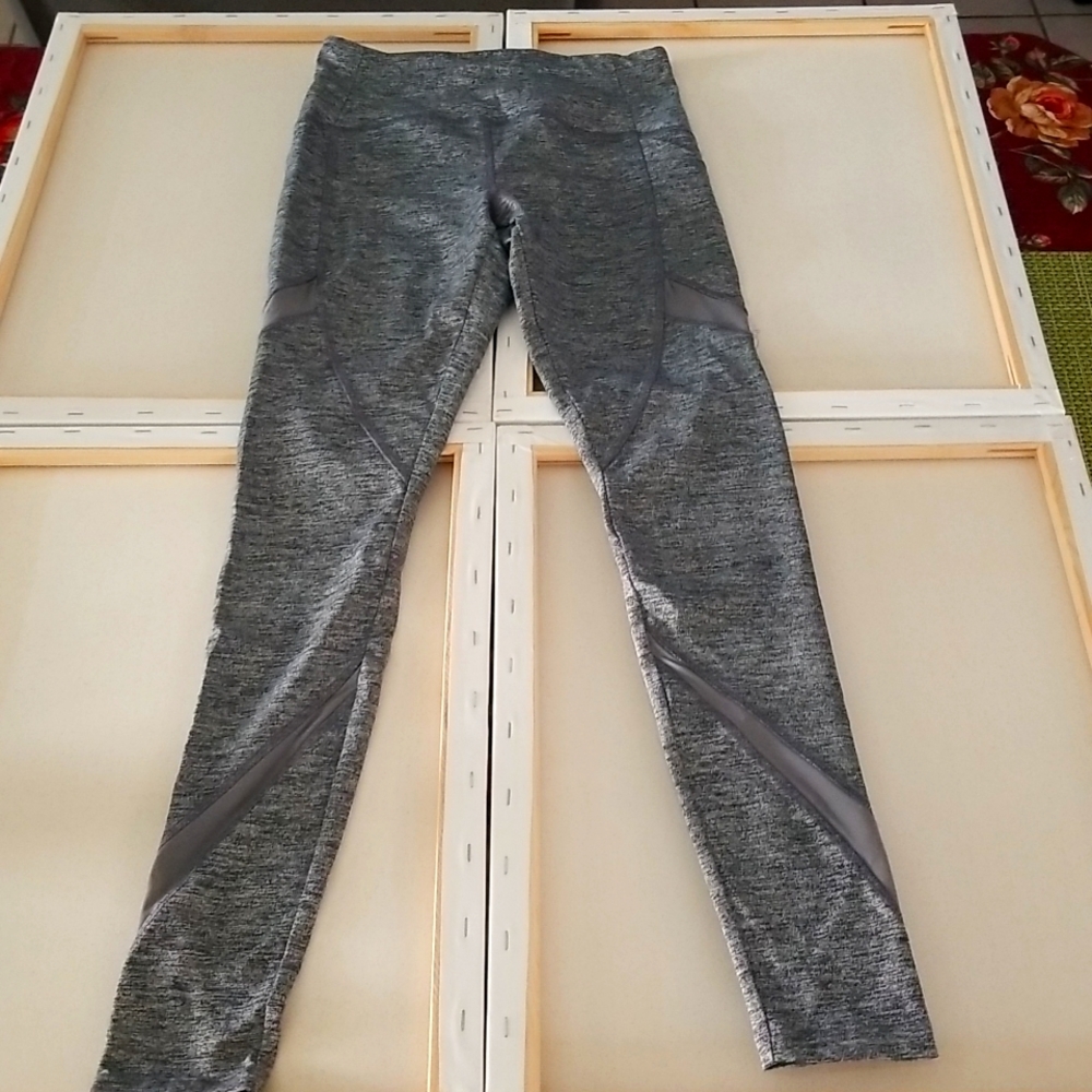 Grey leggings - Comfortable and stretchy- Great fit - Workout or chill